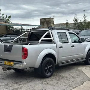 2012 Nissan Navara Double Cab Pick Up Tekna 2.5dCi 190 4WD Auto - Image 3