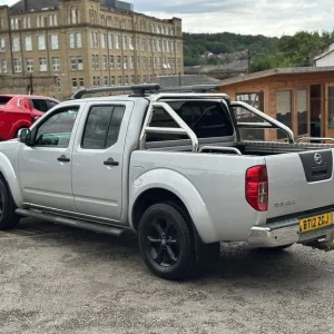 2012 Nissan Navara Double Cab Pick Up Tekna 2.5dCi 190 4WD Auto - Image 4