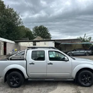2012 Nissan Navara Double Cab Pick Up Tekna 2.5dCi 190 4WD Auto - Image 5