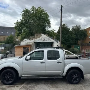 2012 Nissan Navara Double Cab Pick Up Tekna 2.5dCi 190 4WD Auto - Image 6