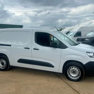 2024 Citroen Berlingo 1.5 BlueHDi 950 Enterprise Edition XL Panel Van - Image 2