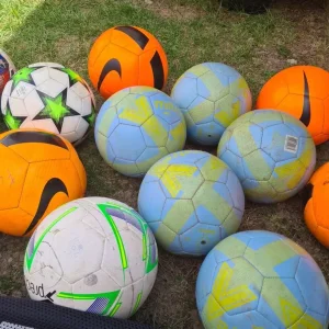 Size 3 footballs - Image 2