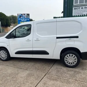 2021 Vauxhall Combo 1.5 Turbo D Auto Panel Van - Image 7