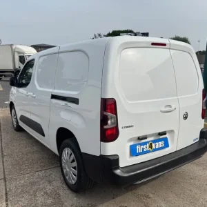 2021 Vauxhall Combo 1.5 Turbo D Auto Panel Van - Image 8