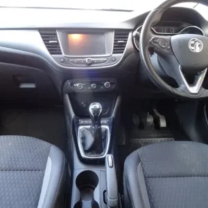2017 Vauxhall Crossland X 1.2T ecoTec 110 Elite 5-door - Image 2
