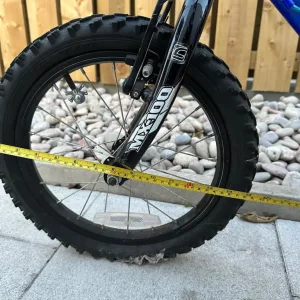 Concept MX-100 Blue 16" Boys Mountain Bike with Stabilisers - Image 8