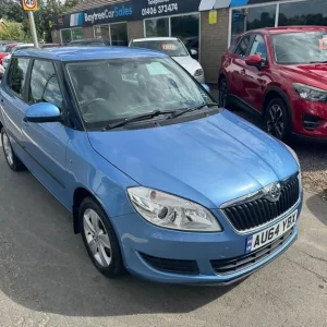SKODA FABIA 1.2 SE Blue Manual Petrol 2014 - Image 2