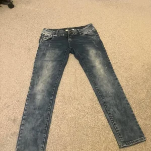 Ladies jeans – 10 pairs mix of styles - Image 3