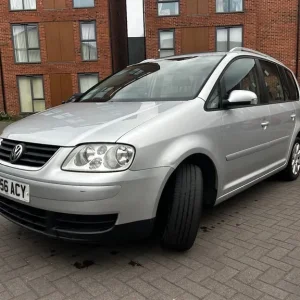 2007 VW Touran 2.0 TDI Manual 6-Speed - Image 4