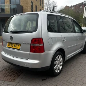 2007 VW Touran 2.0 TDI Manual 6-Speed - Image 7