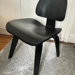 Bent plywood Eames-style dining chairs - Image 4