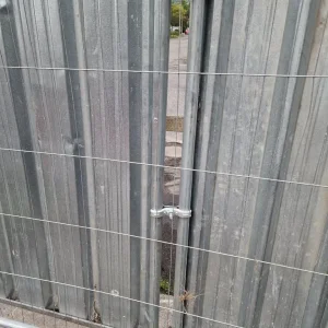 Heras Security Panel Fencing – 9 panels, door, clips, feet - Image 3