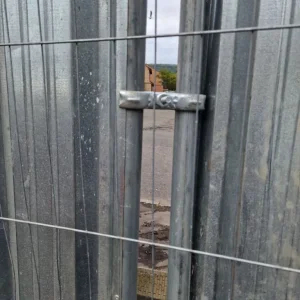 Heras Security Panel Fencing – 9 panels, door, clips, feet - Image 4