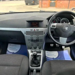 2008 Vauxhall Astra 1.9 CDTi SXi Hatchback - Image 2