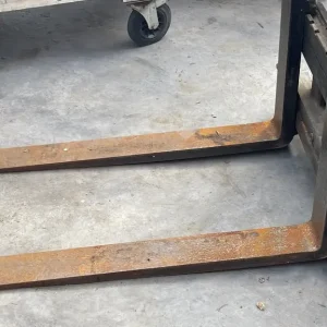 electric forklift - Image 3
