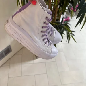 Girls Converse trainers - Image 2