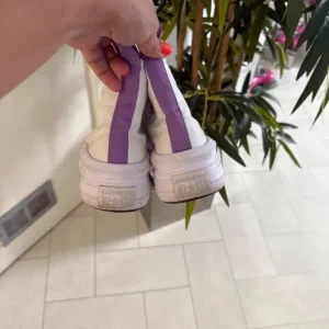 Girls Converse trainers - Image 3