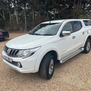 2017 Mitsubishi L200 DI-D 4WD Barbarian DCB Diesel - Image 5