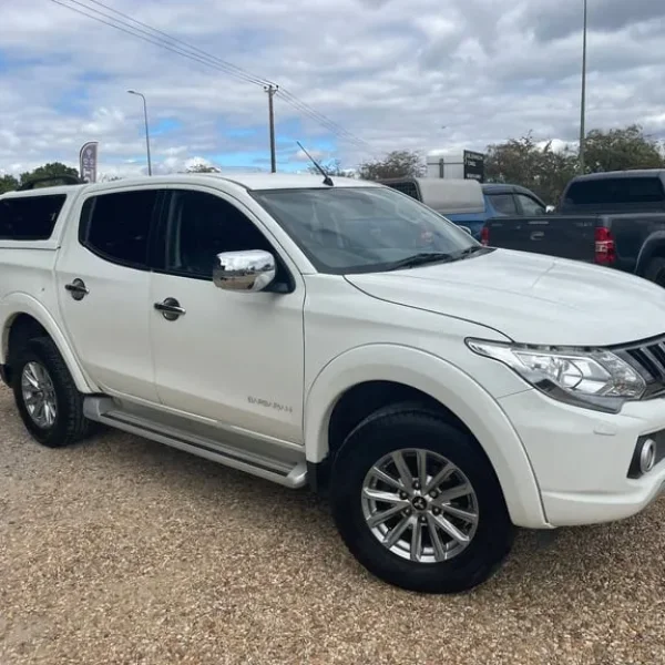 2017 Mitsubishi L200 DI-D 4WD Barbarian DCB Diesel