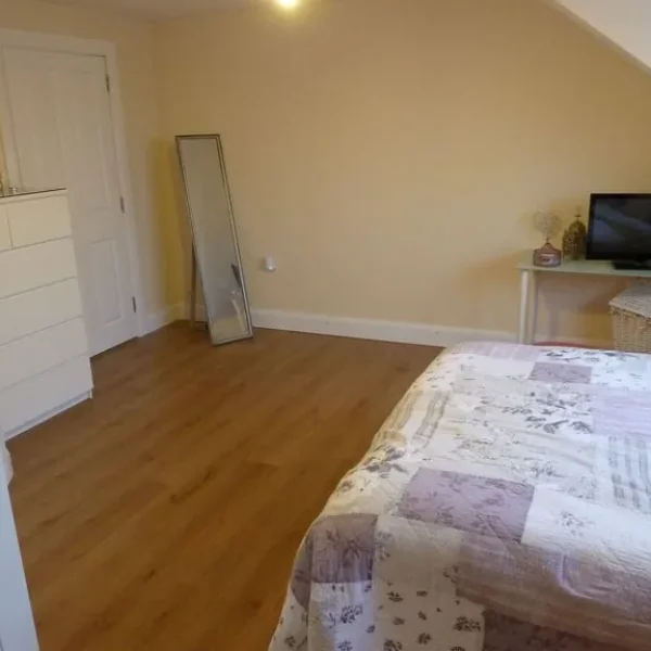 DOUBLE EN-SUITE ROOM on 2nd floor
