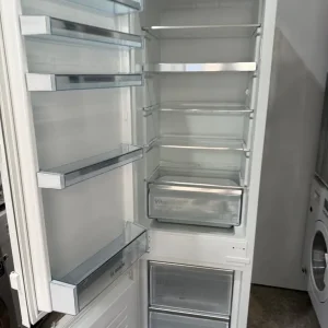 BOSCH FD9703 Built-in Fridge and Freezer - Image 4