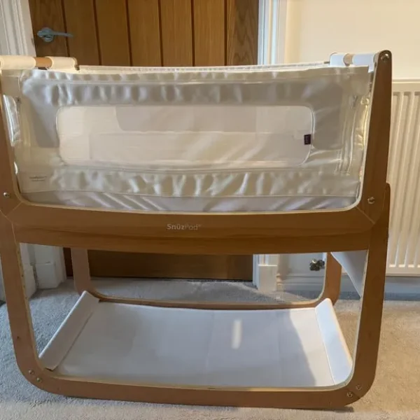 Snuzpod crib with accessories
