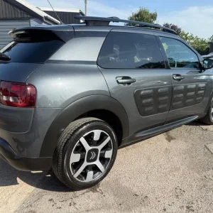2015 Citroen C4 Cactus 1.6 BlueHDi Hatchback - Image 4