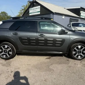 2015 Citroen C4 Cactus 1.6 BlueHDi Hatchback - Image 6