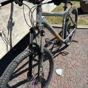 Voodoo Bantu bike medium frame fluid brakes 26 inch wheels
