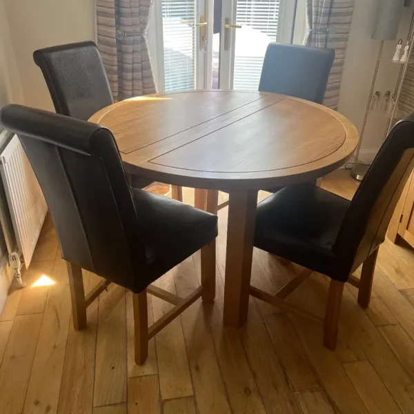 Dining table & 4 chairs