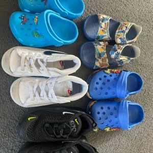 Kids' shoes