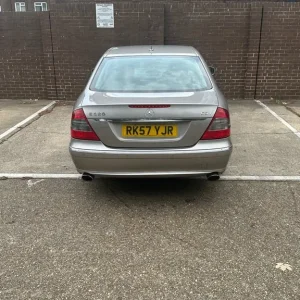Mercedes-Benz E320 2007 4-door saloon - Image 6