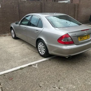 Mercedes-Benz E320 2007 4-door saloon - Image 7