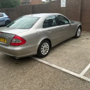 Mercedes-Benz E320 2007 4-door saloon - Image 8