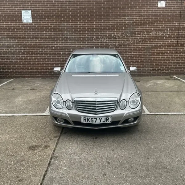Mercedes-Benz E320 2007 4-door saloon
