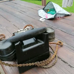 Old black phone - Image 2