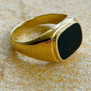 Solid Gold Men’s Signet Ring – Black Onyx – As New