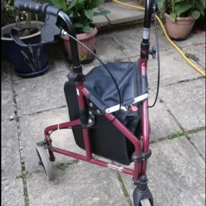 Mobility trolley with shopping basket and good brakes