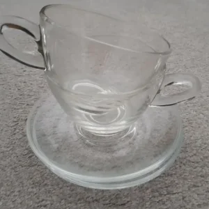 Mustard teapot and 2 glass cups from House of Fraser - Image 3