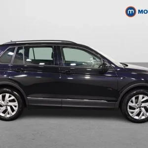 2022 Volkswagen Tiguan 1.5 TSI 150 Life 5dr SUV Petrol Manual - Image 8
