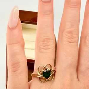 Vintage Chrome Diopside Ring in 9ct Gold - Image 2