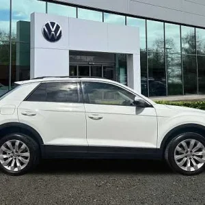2020 Volkswagen T-Roc 1.5 TSI DSG SE Hatchback - Image 4