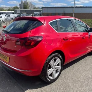 2015 Vauxhall Astra 1.6 CDTi 16V ecoFLEX 136 SRi 5dr Hatchback Diesel Manual - Image 5