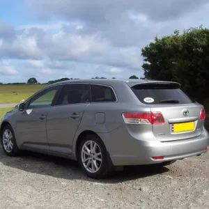 2011 Toyota Avensis Estate Manual - Image 2