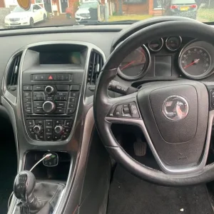2013 Vauxhall Astra 2.0 diesel manual 5-door - Image 5