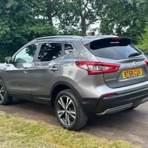 2018 Nissan Qashqai 1.3 DIG-T N-Connecta SUV 5-door Petrol Manual - Image 5