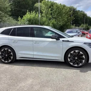 2023 Skoda Enyaq 80x Sportline 4x4 Electric SUV - Image 4