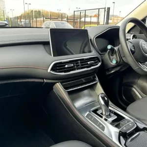 MG HS Exclusive PHEV Auto (Plugin Hybrid), Pearl White, Panroof, HPI Clear - Image 4
