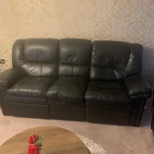 Lazy boy sofas 2 + 3 seater - Image 2