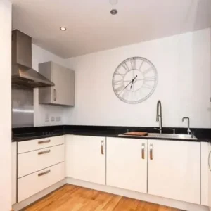 2 bedroom flat with sea views and parking at Canna Pier - Image 3